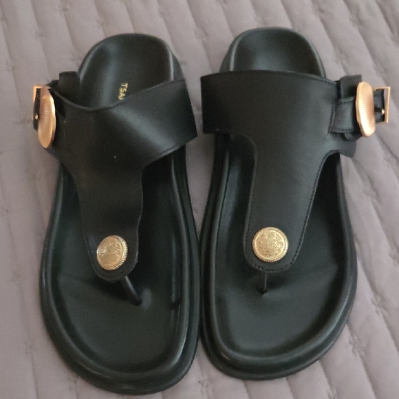 Chic Black Leather Sandals with Gold Buckle (New) - Picture 3 of 7